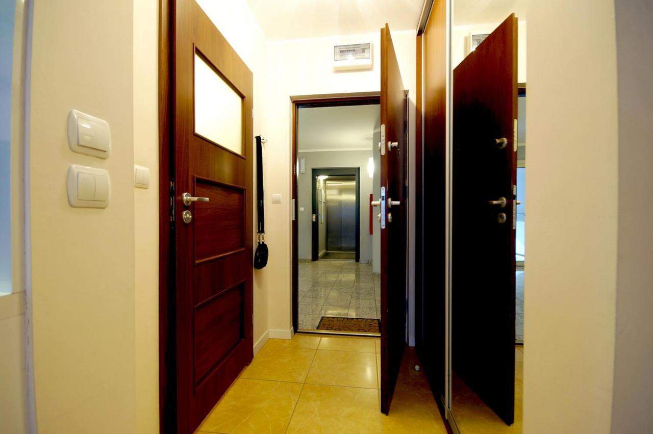 シフィノウイシチェApartament Zdrojowy Parkアパートメント エクステリア 写真